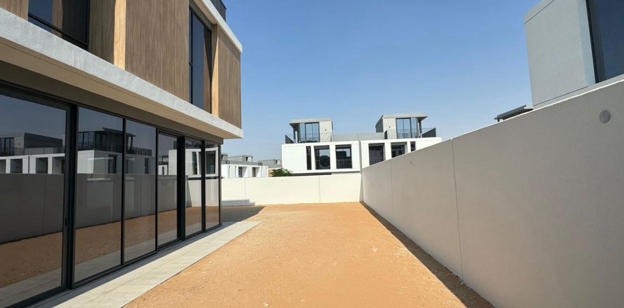 וילה ב Dubai, איחוד האמירויות 4 חדרי שינה, 390.1 מ"ר מספר 660402