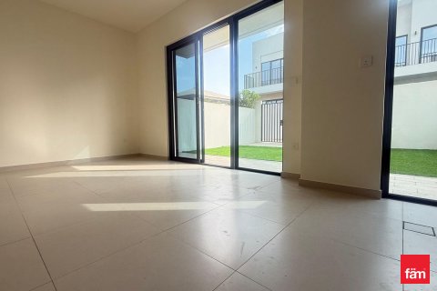 Villa til leje i Dubai, UAE 3 soveværelser, 141 kvm № 638430 - foto 4