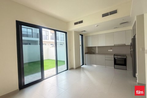 Villa til leje i Dubai, UAE 3 soveværelser, 141 kvm № 638430 - foto 3