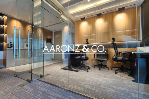 Снять в аренду офис в Бизнес-Бэй, Дубай, ОАЭ 61м2, № 686408 - фото 3