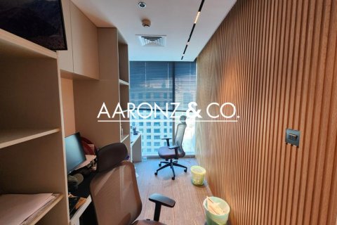 Снять в аренду офис в Бизнес-Бэй, Дубай, ОАЭ 61м2, № 686408 - фото 6