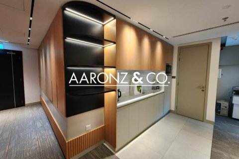 Снять в аренду офис в Бизнес-Бэй, Дубай, ОАЭ 61м2, № 686408 - фото 8