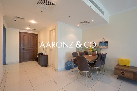 Apartment in Jumeirah Lake Towers, Dubai, UAE 1 bedroom, 92 sq.m. № 686407 - photo 4