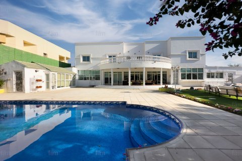 Vilë në Al Barsha, Dubai, Emiratet e Bashkuara Arabe 10 dhoma gjumi, 1393.5 m2. № 662250