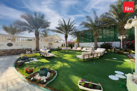 Vila u gradu Al Barsha, Dubai, UAE 10 spavaće sobe, 1393.5 m2 Br. 662250 - Slika 12