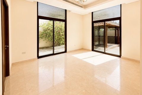 Villa in Meydan, Dubai, UAE 5 bedrooms, 531.91 sq.m. № 749995 - photo 10