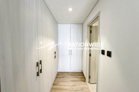 Vilë në Abu Dhabi, Emiratet e Bashkuara Arabe 5 dhoma gjumi, 360 m2. № 629884 - Foto 17
