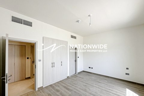 Vilë në Abu Dhabi, Emiratet e Bashkuara Arabe 5 dhoma gjumi, 360 m2. № 629884 - Foto 8