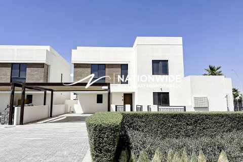 Vilë në Abu Dhabi, Emiratet e Bashkuara Arabe 5 dhoma gjumi, 360 m2. № 629884 - Foto 1