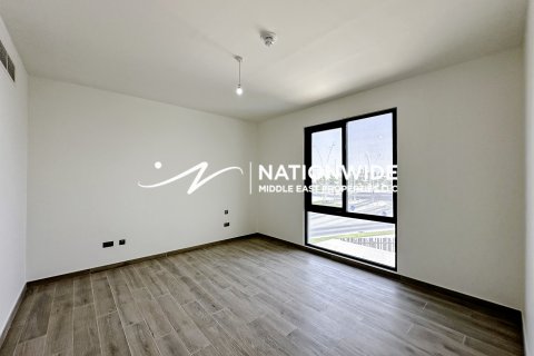 Vilë në Abu Dhabi, Emiratet e Bashkuara Arabe 5 dhoma gjumi, 360 m2. № 629884 - Foto 16