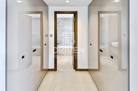 Apartament de închiriat în Business Bay, Dubai, EAU 2 dormitoare, 126 mp.  №683956 - poză 10