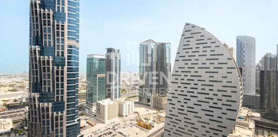 Apartament în Business Bay, Dubai, EAU 2 dormitoare, 126 mp.  №683956