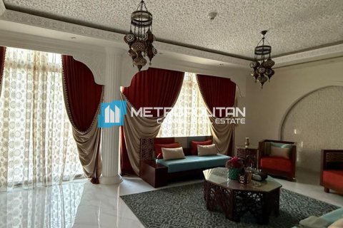 Vilë në Yas Island, Abu Dhabi, Emiratet e Bashkuara Arabe 4 dhoma gjumi, 614.5 m2. № 669320 - Foto 10