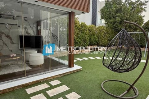 Vilë në Yas Island, Abu Dhabi, Emiratet e Bashkuara Arabe 4 dhoma gjumi, 614.5 m2. № 669320 - Foto 3