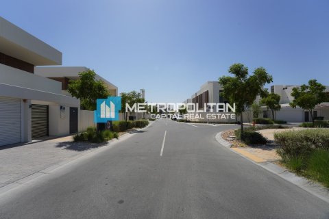 Vilë në Yas Island, Abu Dhabi, Emiratet e Bashkuara Arabe 4 dhoma gjumi, 614.5 m2. № 669320 - Foto 2