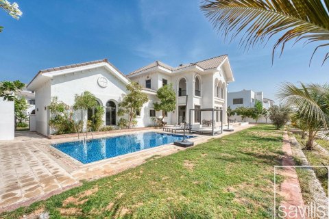 Villa i Palm Jumeirah, Dubai, UAE 6 soveværelser, 1245.83 kvm № 747479