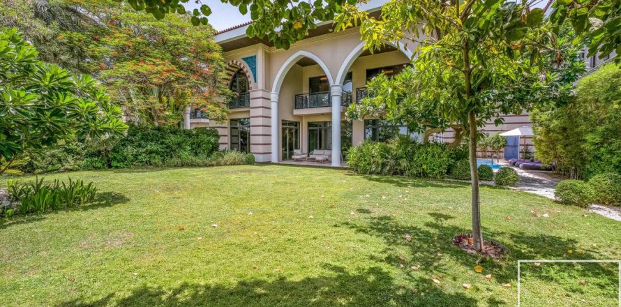 Vila v Palm Jumeirah, Dubai, SAE 5 spální, 412.77 m2 č. 747484
