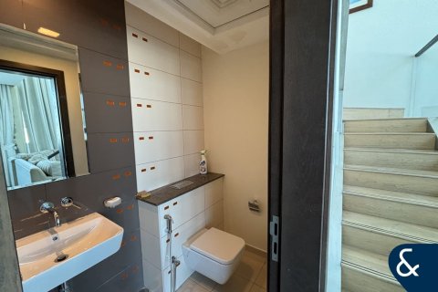 Apartmen di Business Bay, Dubai, UAE 1 bilik, 121 meter persegi № 688752 - foto 11
