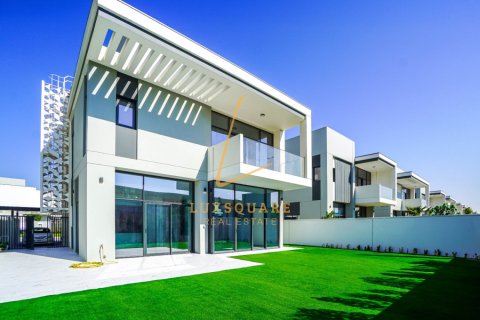 Вилла Al Furjan, Дубай, БАӘ-да 4 жатын бөлмелер, 480 м² № 708655