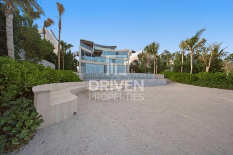 Villa in The World Islands, Dubai, UAE 6 bedrooms, 1717.13 sq.m. № 746194 - photo 10
