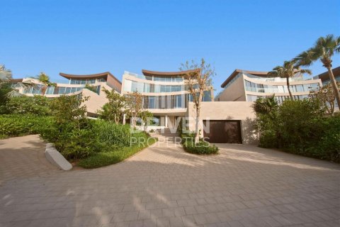 Villa in The World Islands, Dubai, UAE 6 bedrooms, 1717.13 sq.m. № 746194 - photo 24