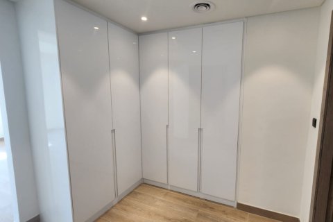Dubai Land、Dubai、UAEにあるタウンハウス 3ベッドルーム、250.84 m2 No750353