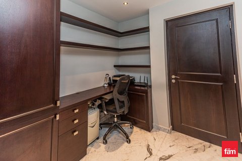 Apartmen di Dubai, UAE 2 bilik tidur, 275.4 meter persegi № 686211 - foto 13