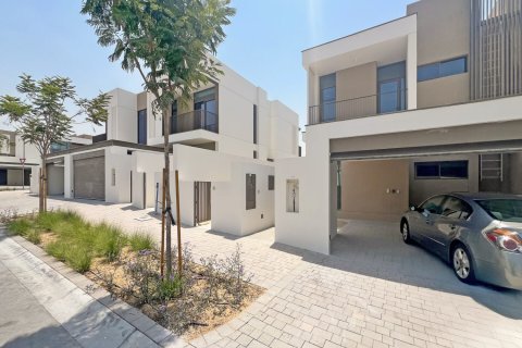 Villa in Al Furjan, Dubai, UAE 4 bedrooms, 368 sq.m. № 677395