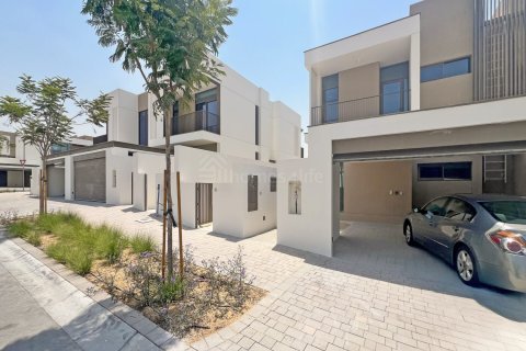 Al Furjan、Dubai、UAEにあるヴィラ 4ベッドルーム、360 m2 No677393