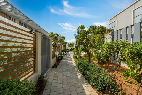 Shtëpi në qytet në Dubai Land, Emiratet e Bashkuara Arabe 2 dhoma gjumi, 124 m2. № 663983 - Foto 25