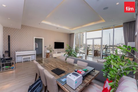 Apartamento para arrendamento em Palm Jumeirah, Dubai, EAU 3 quartos, 210.5 m2 № 660265 - foto 8