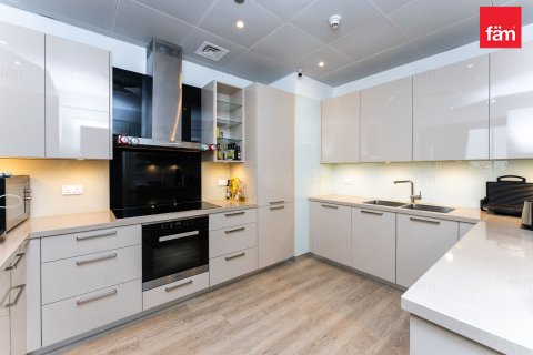 Apartamento para arrendamento em Palm Jumeirah, Dubai, EAU 3 quartos, 210.5 m2 № 660265 - foto 18