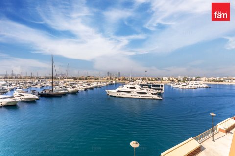 Apartamento para arrendamento em Palm Jumeirah, Dubai, EAU 3 quartos, 210.5 m2 № 660265 - foto 1