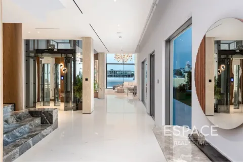 Villa till försäljning i Palm Jumeirah, Dubai, UAE 5 sovrum, 711 kvm Nr. 649895 - fotografi 4
