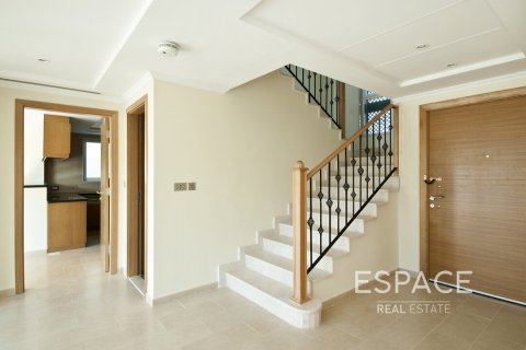 Vilă de vânzare în Jumeirah Park, Dubai, EAU 3 dormitoare, 285 mp.  №649893 - poză 4