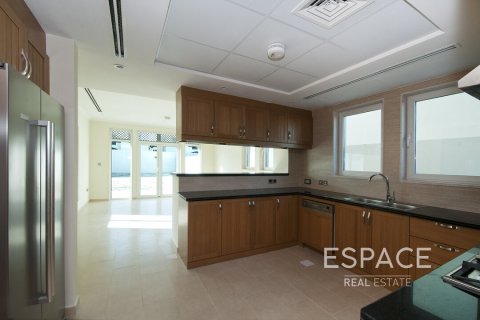 Vilă de vânzare în Jumeirah Park, Dubai, EAU 3 dormitoare, 285 mp.  №649893 - poză 7