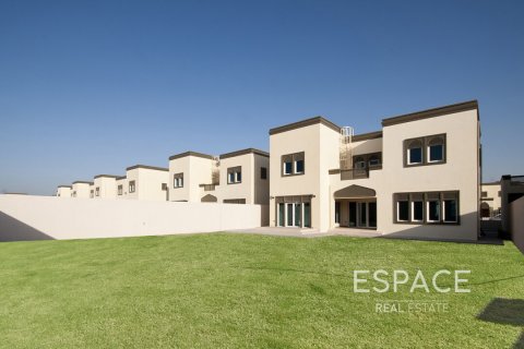 Vilă de vânzare în Jumeirah Park, Dubai, EAU 3 dormitoare, 285 mp.  №649893 - poză 3