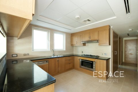 Vilă de vânzare în Jumeirah Park, Dubai, EAU 3 dormitoare, 285 mp.  №649893 - poză 6