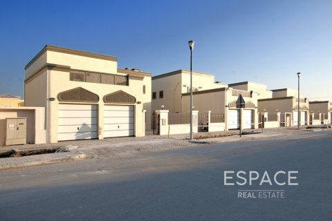 Vilă de vânzare în Jumeirah Park, Dubai, EAU 3 dormitoare, 285 mp.  №649893 - poză 1