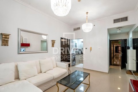 Apartment til salg i Jumeirah Lake Towers, Dubai, UAE 1 soveværelse, 68 kvm № 653227 - foto 1