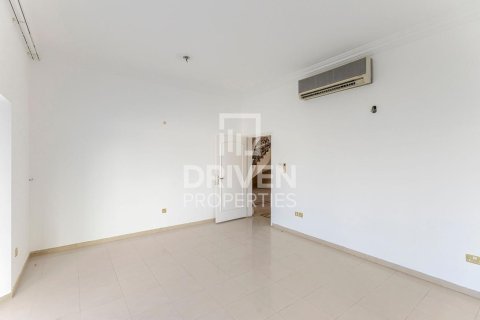 Villa en alquiler en Umm Al Sheif, Dubai, EAU 5 dormitorios, 1393.55 m2 № 757064 - foto 19