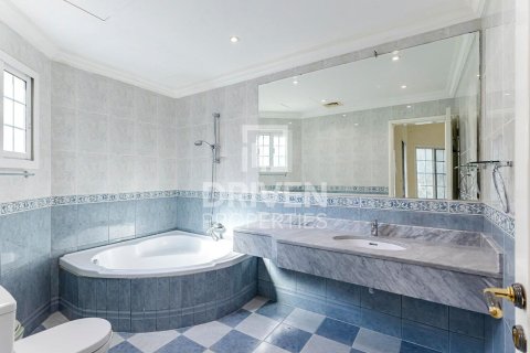 Villa en alquiler en Umm Al Sheif, Dubai, EAU 5 dormitorios, 1393.55 m2 № 757064 - foto 25