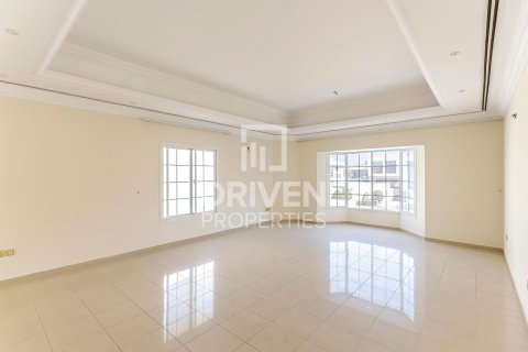 Villa en alquiler en Umm Al Sheif, Dubai, EAU 5 dormitorios, 1393.55 m2 № 757064 - foto 14
