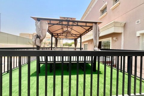 Βίλα σε Al Barsha, Dubai, ΗΑΕ 5 υπνοδωμάτια, 1463.18 τ.μ. Αρ. 637475 - φωτογραφία 14