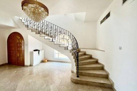 Βίλα σε Al Barsha, Dubai, ΗΑΕ 5 υπνοδωμάτια, 1463.18 τ.μ. Αρ. 637475 - φωτογραφία 5