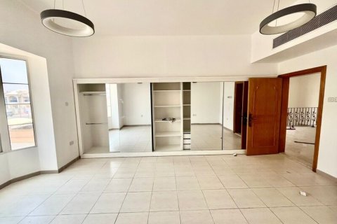 Βίλα σε Al Barsha, Dubai, ΗΑΕ 5 υπνοδωμάτια, 1463.18 τ.μ. Αρ. 637475 - φωτογραφία 7