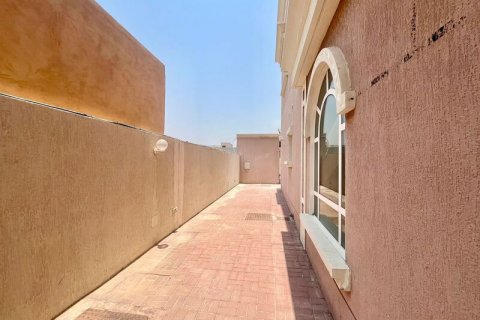 Βίλα σε Al Barsha, Dubai, ΗΑΕ 5 υπνοδωμάτια, 1463.18 τ.μ. Αρ. 637475 - φωτογραφία 15