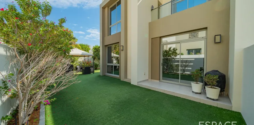 Villa asukohaga Arabian Ranches 2, Dubai, AÜE: 4 magamistoaga, 242 m² Nr 649432