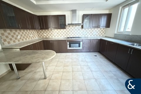 Снять в аренду виллу в Dubai Sports City, Дубай, ОАЭ 5 спален, 1269м2, № 698294 - фото 8