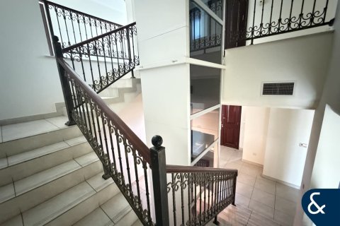 Снять в аренду виллу в Dubai Sports City, Дубай, ОАЭ 5 спален, 1269м2, № 698294 - фото 10